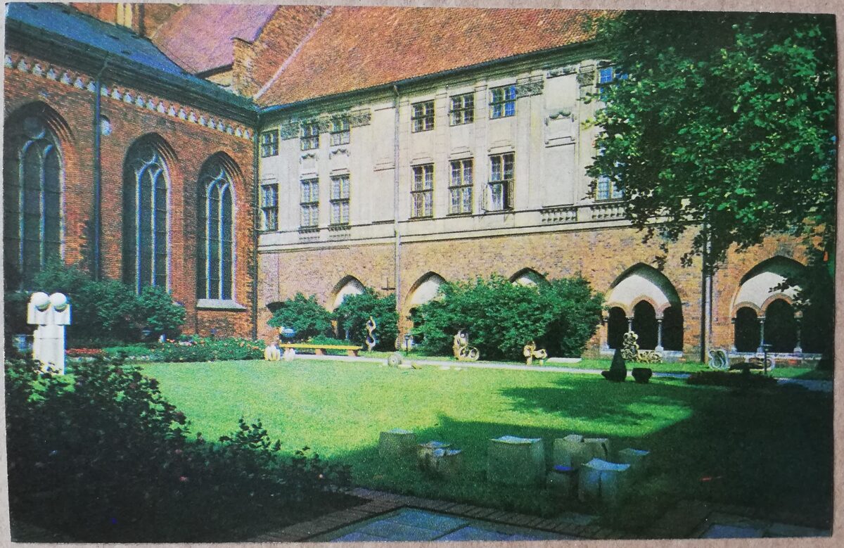 Vecrīga 1974 Doma baznīcas pagalms 14x9 cm pastkarte Latvija  