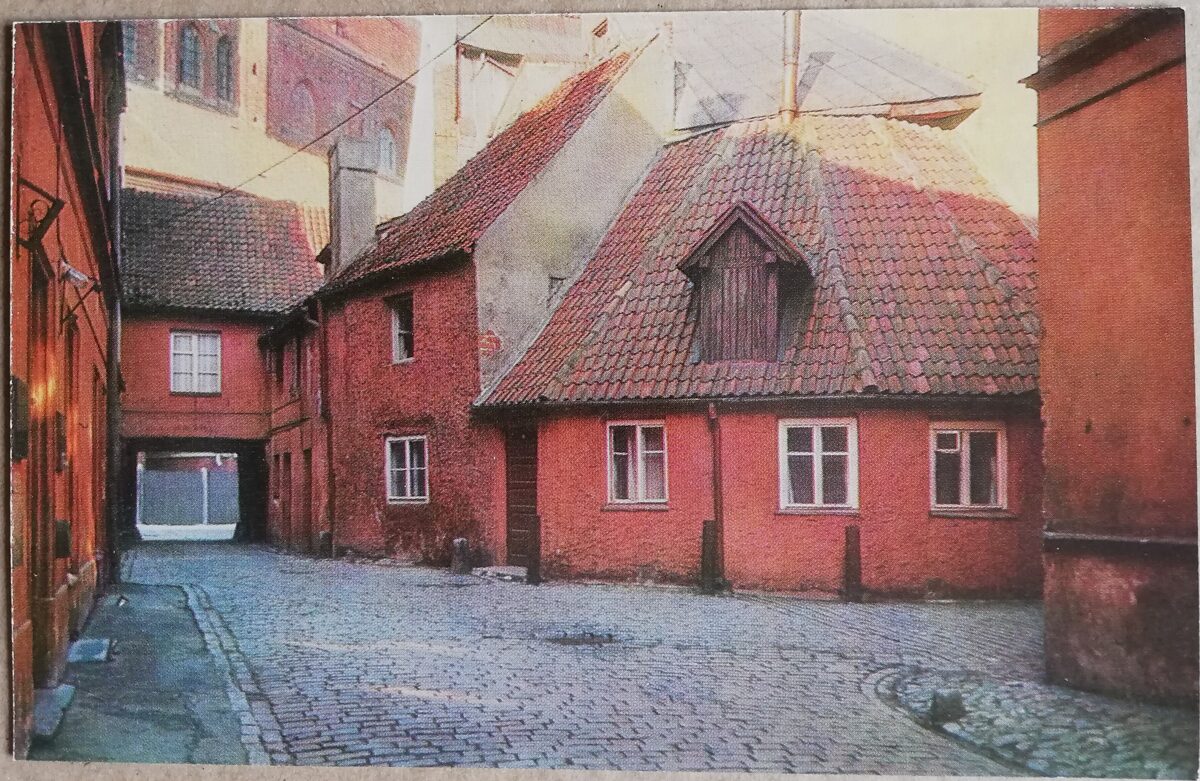 Latvija foto 1974. gads. Rīga. "Ekes konvents" ēkas pagalms. 14x9 cm.