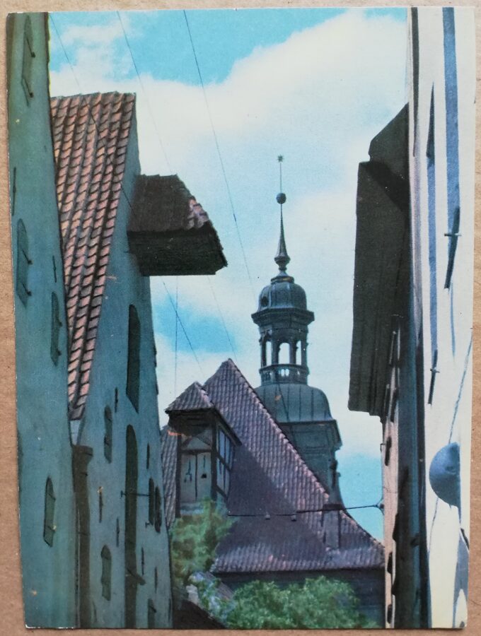 Latvija foto 1963. gads. Rīga. Reformatoru baznīcas tornis un noliktavas Sarkanās Gvardes ielā. 10,5x15 cm.