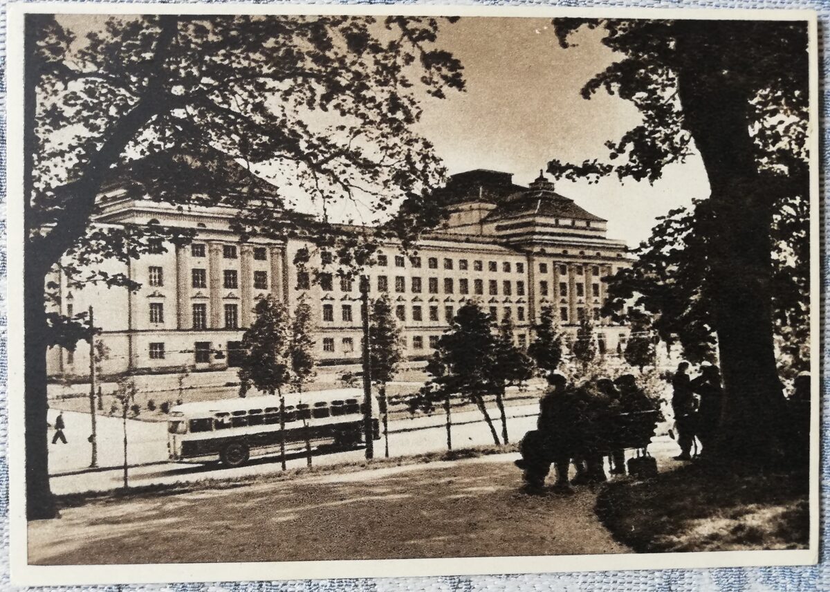 Pastkarte 1955. gada Igaunijas teātris, Tallina 14x10,5 cm