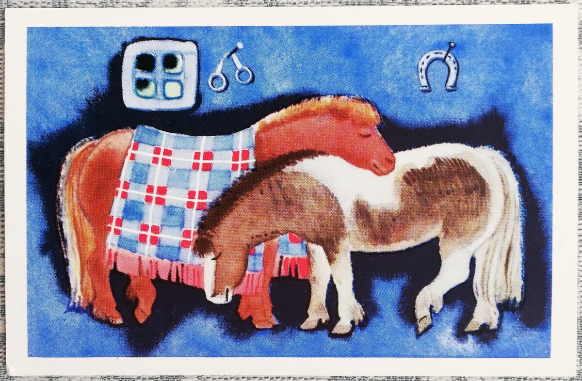 Pastkarte bērniem 1972. gada stallī guļ zirgi 14x9 cm PSRS pastkarte  