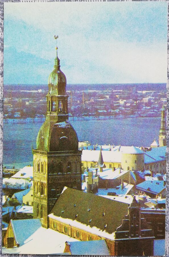 Jaungada apsveikuma kartīte 1976 Rīga 9x14 cm Latvijas pastkarte  