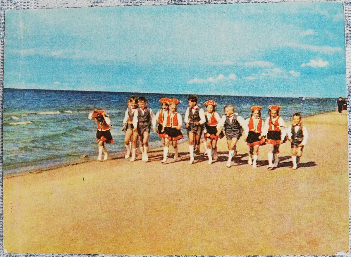 Jurmala. Beach in Dzintari. 1965 Latvia 14x10 cm view postcard  