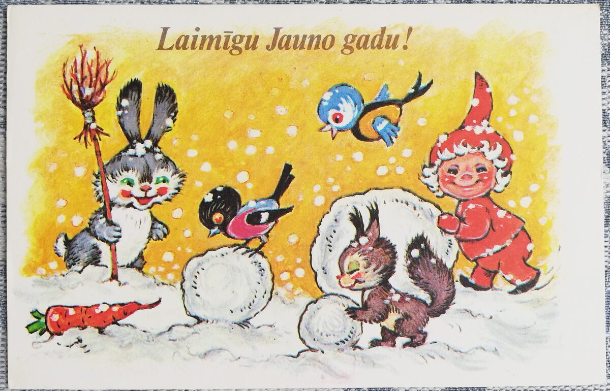 Margarita Stāraste 1988 Rūķis un dzīvnieki veido sniegavīru 14x9 cm Jaungada kartīte  