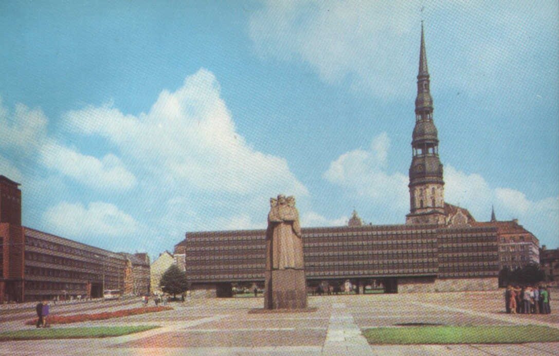Latvija. Rīga. 1981. gada pastkarte "Sarkano latviešu strēlnieku laukums." 14x9 cm.
