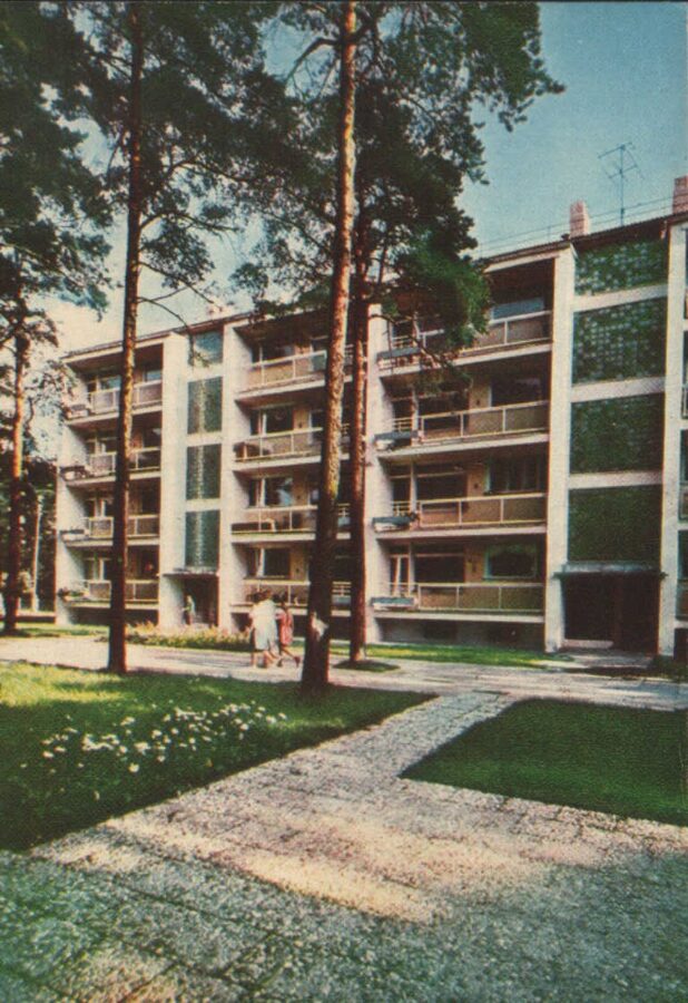 Jūrmala 1965 Eksperimentāla dzīvojamā ēka Bulduros. 10x14 cm.