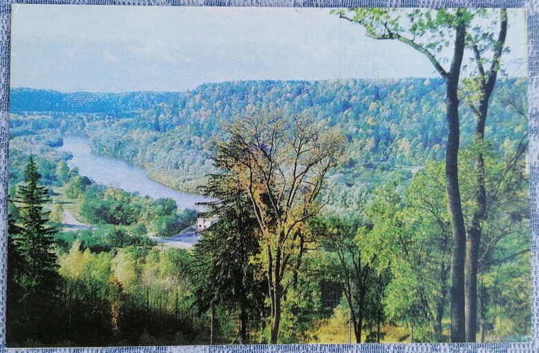 Skats uz Gauju no Launagieža 1976 Gaujas Nacionālais parks 14x9 cm Latvijas pastkarte  