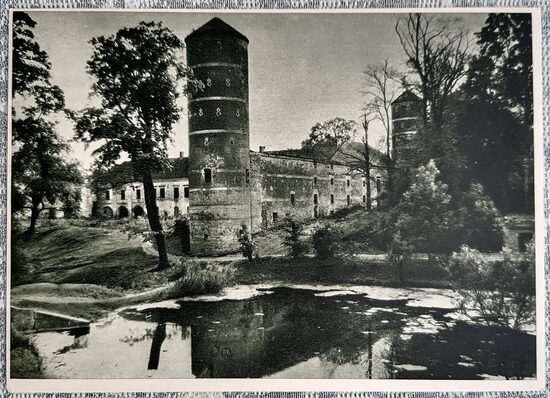 Jurbarkas District Gelgaud Castle 16th-17th centuries 1957 Architectural Monuments of Lithuania 15x10.5 cm  