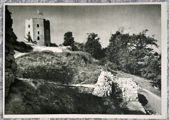 Viļņa Ģedimina pils tornis 15. gadsimts 1957 Lietuvas arhitektūras pieminekļi 15x10,5 cm Lietuvas pastkarte   