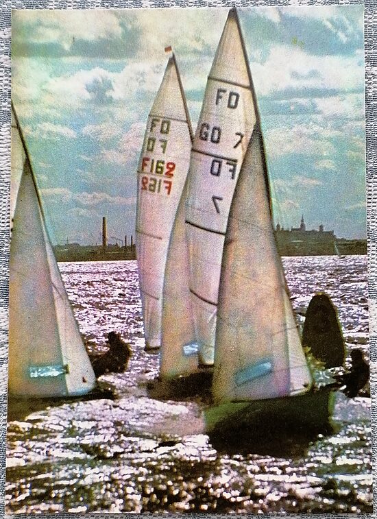 Divrocīga sāļlaiva 1978 Starptautiskā lidojošā holandiešu klase 10,5 x 15 cm  