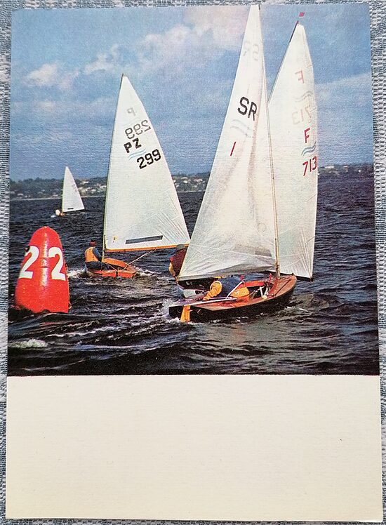 Vienrocīga senterborda laiva 1978 starptautiskās klases "Finn" 10,5 x 15 cm  