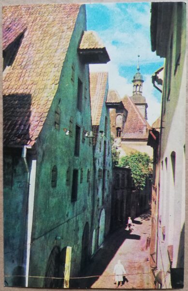 Old Riga 1974 Barns of the 17th century on Sarkanas Gvardes Street 9x14 cm postcard Latvia  