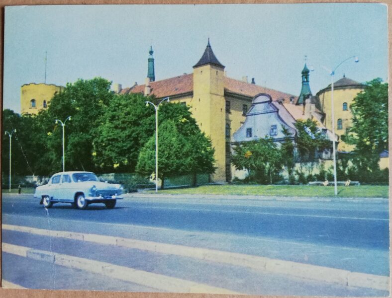Латвия фото 1963 Рига. Рижский замок, в то время - Дворец пионеров 15x10,5 см.