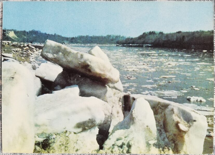 Ice drift on the Daugava 1963 Latvia 14x10.5 cm postcard  