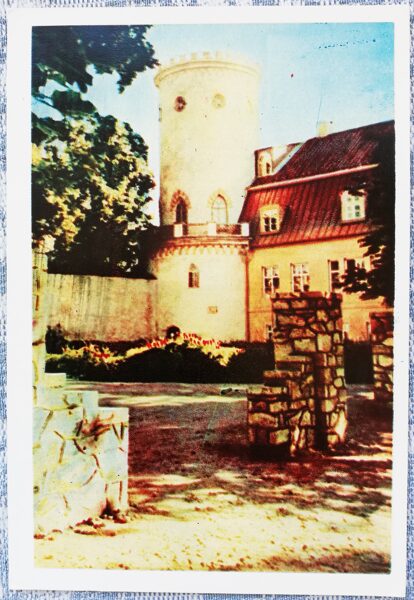 Cēsu pils 1960 Latvija 10x14,5 cm skata pastkarte  