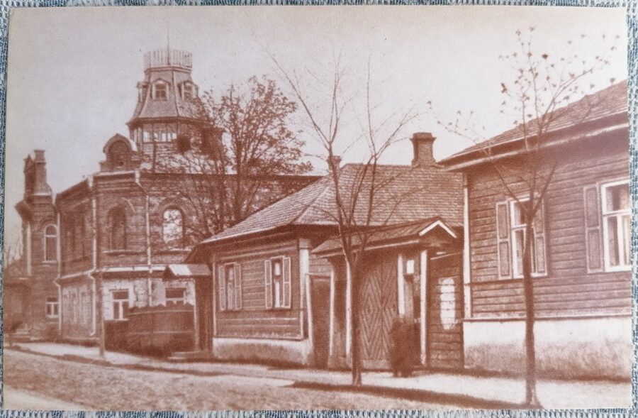 Rēzekne 1986 Vīriešu ģimnāzija Sadovaja ielā 14x9 cm pastkarte  