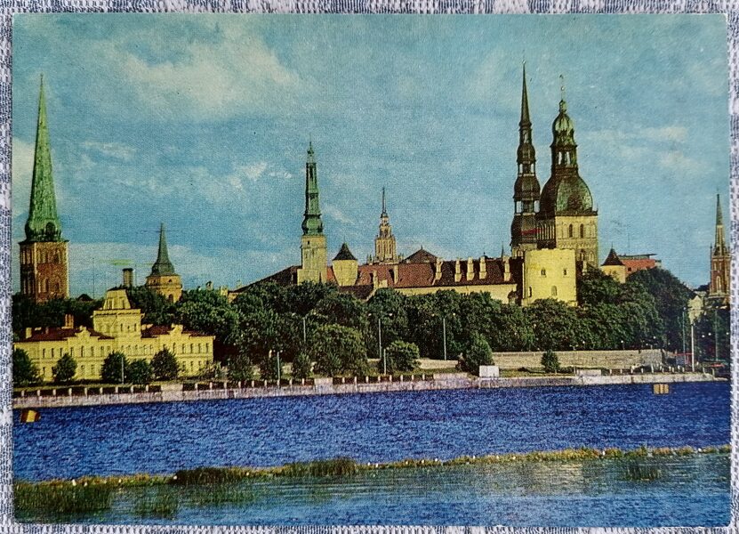 Skats uz Vecrīgu 1977 Rīga 15x10,5 cm Latvijas pastkarte  
