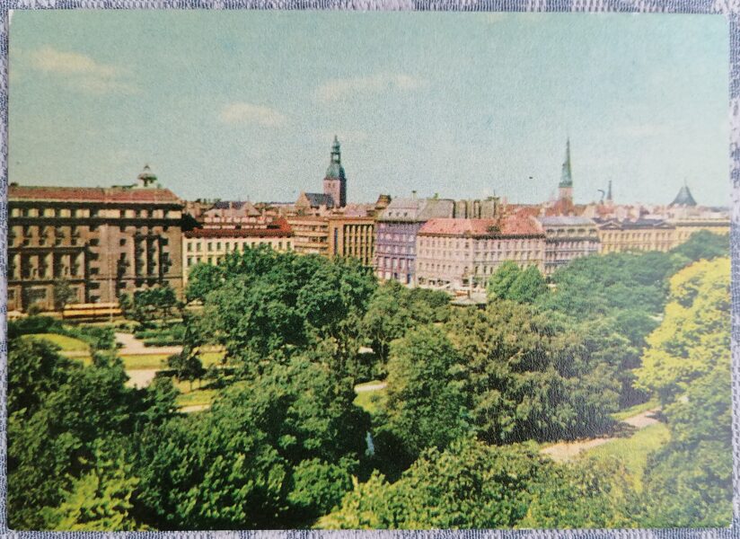 Apstādījumi pie pilsētas kanāla 1968 Rīga Latvija 14x10 cm JT 00720    