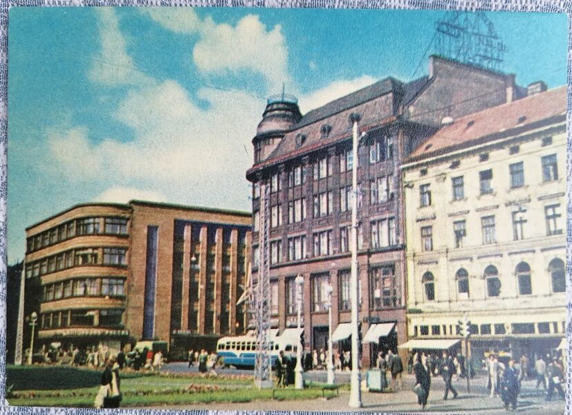 Padomiu bulvāra un Ļeņina ielas stūris 1968 Rīga Latvija 14x10 cm JT 00720  