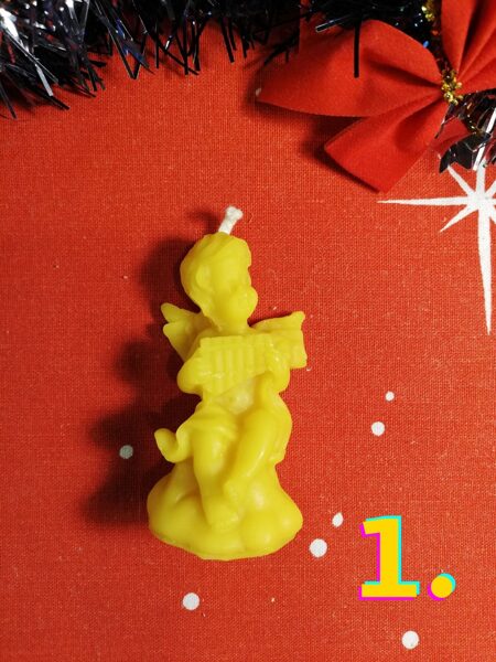 Christmas candle made of beeswax "Angel". 6 cm.